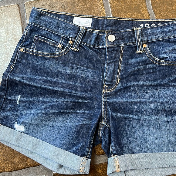 Gap Fleut Wash Sexy Boyfriend Denim Shorts - Picture 4 of 16